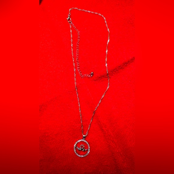 Glencara Sterling Silver  Claddagh Pendant Necklace-NWOT - Picture 2 of 5